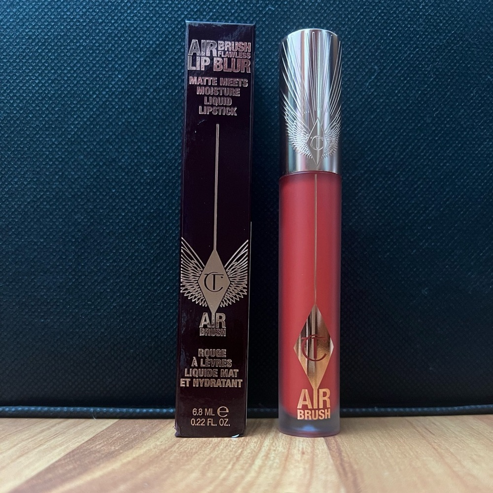 CHARLOTTE TILBURY AIRBRUSH FLAWLESS BLUR- FLAME BLUR
